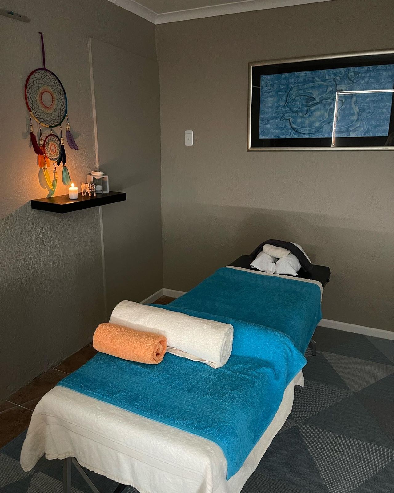 Massage bed